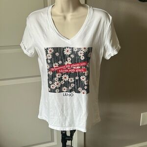 White t-shirt